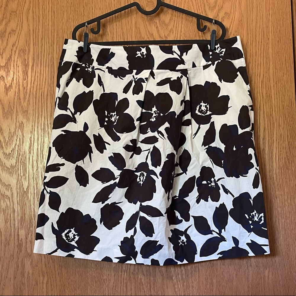 Size 14 Simply Vera Vera Wang Skirt